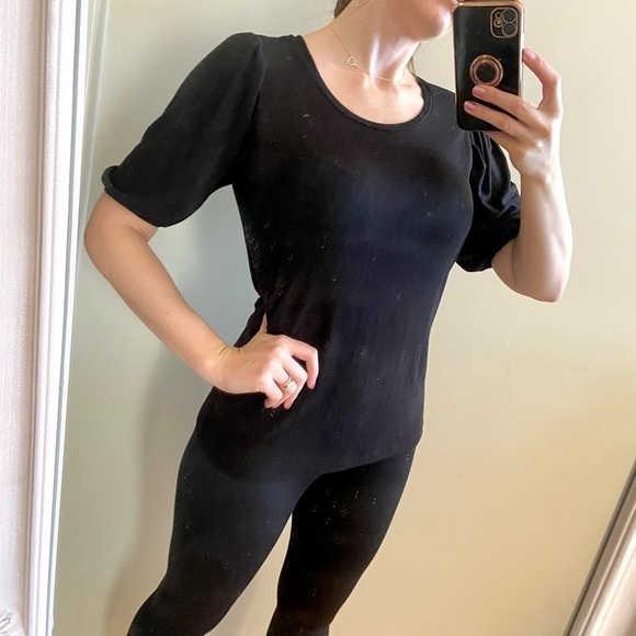 ⭐️2 FOR $20⭐️ Vero Moda Ofhonie 2/4 Bell Sleeve Top. Medium - Picture 5 of 9